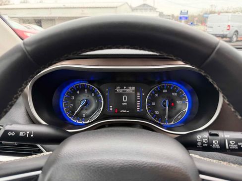 Used 2023 Chrysler Voyager LX image 24