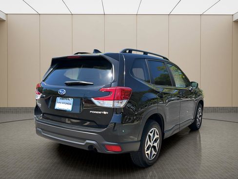 Used 2023 Subaru Forester Premium AWD/4WD image 5