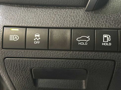 Certified 2023 Toyota Camry SE image 17