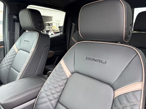 New 2026 GMC Canyon Denali AWD/4WD image 13