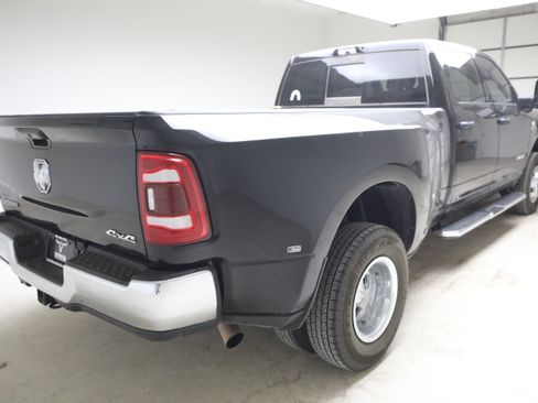 Used 2023 RAM 3500 Big Horn w/ Level B Equipment Group AWD/4WD image 4