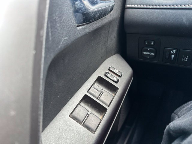 Used 2018 Toyota RAV4 XLE FWD image 39