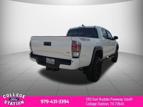 Used 2023 Toyota Tacoma TRD Off-Road w/ Technology Package AWD/4WD image 3