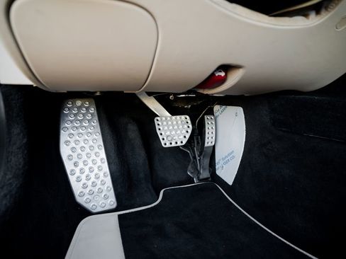 Certified 2024 Ferrari Roma Spider image 39