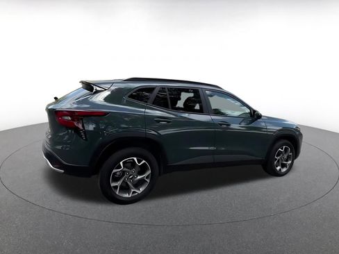 Used 2025 Chevrolet Trax LT image 13