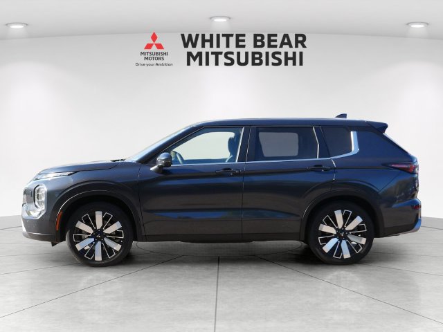 Used 2026 Mitsubishi Outlander SE AWD/4WD image 3