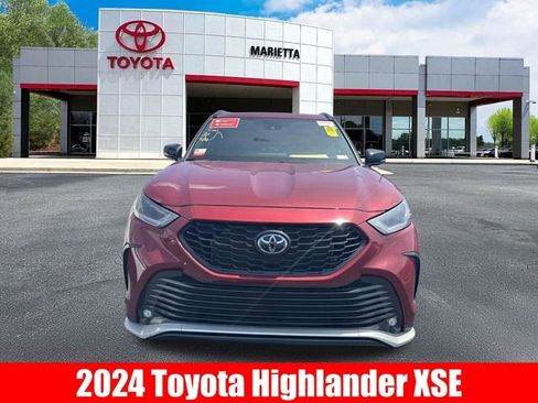 Certified 2024 Toyota Highlander XSE FWD image 2