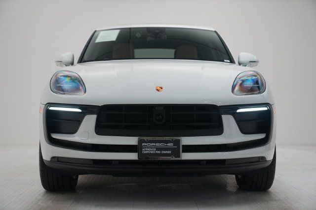 Certified 2026 Porsche Macan AWD/4WD image 2