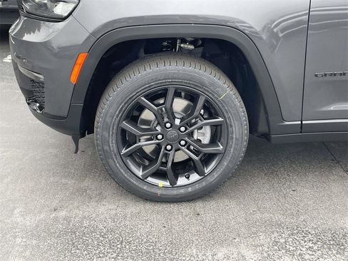 New 2025 Jeep Grand Cherokee L Limited image 11