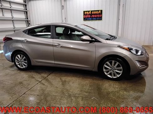 Used 2016 Hyundai Elantra SE w/ Option Group 02 image 2