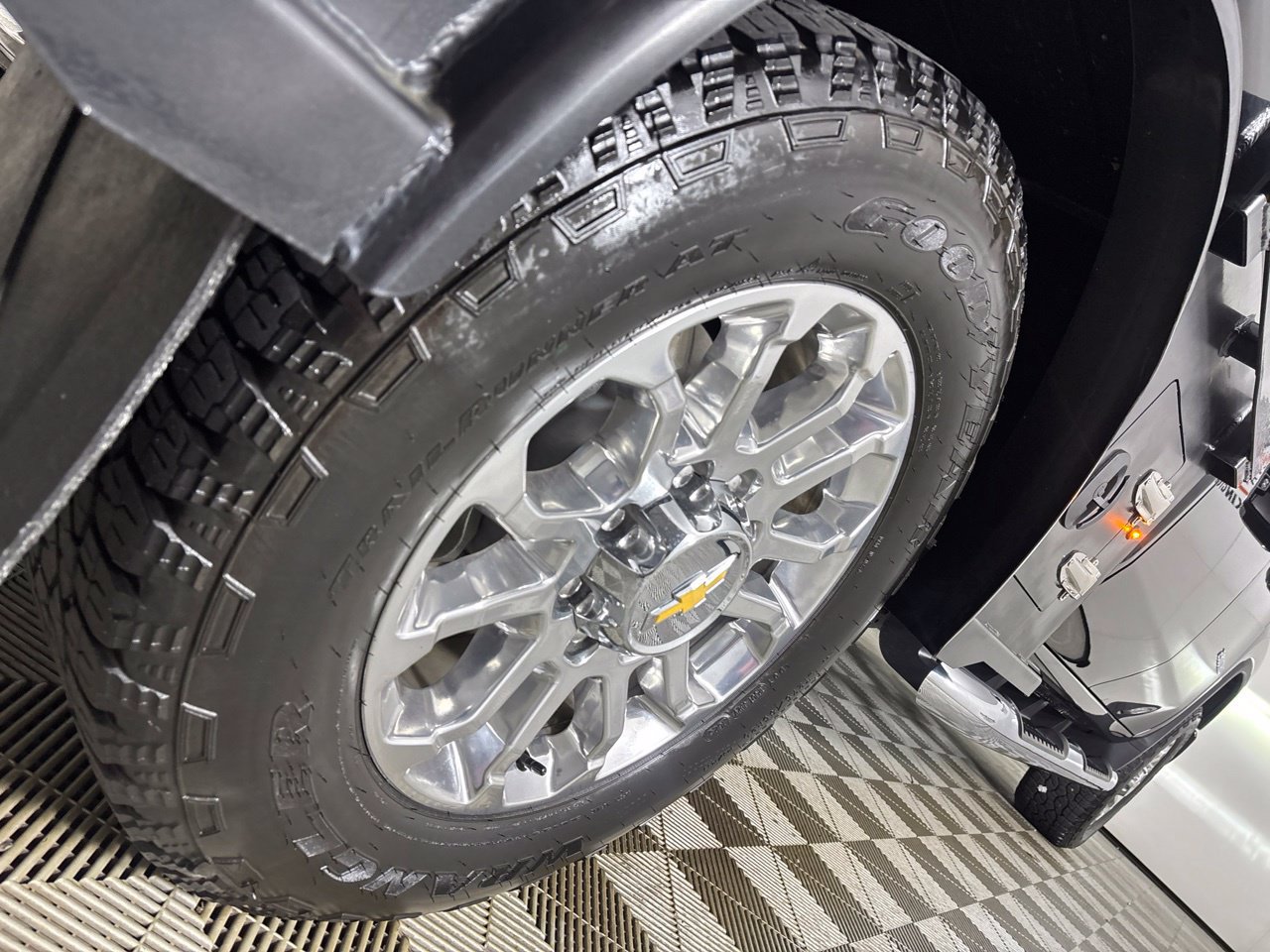 Used 2025 Chevrolet Silverado 2500 LT w/ Z71 Chrome Sport Edition AWD/4WD image 35