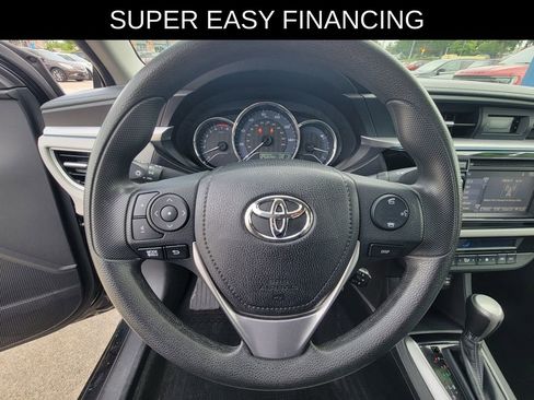 Used 2015 Toyota Corolla LE FWD image 19