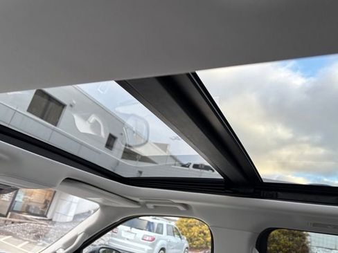 Used 2025 Ford Expedition Platinum w/ Driver's Package image 12