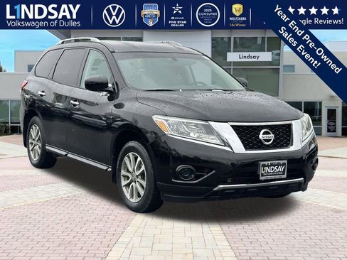 Used 2014 Nissan Pathfinder SV image 1