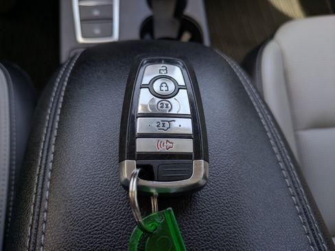 Used 2023 Ford Escape Platinum AWD/4WD image 31