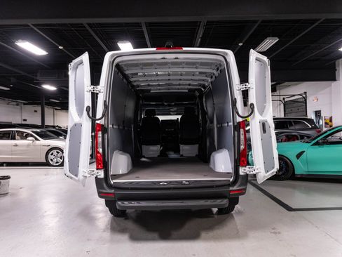 Used 2021 Mercedes-Benz Sprinter 2500 w/ Driver Convenience Package image 34