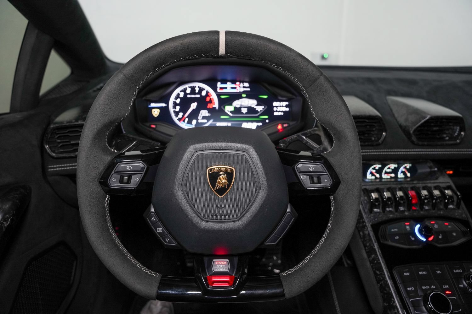 Used 2018 Lamborghini Huracan Performante AWD/4WD image 47