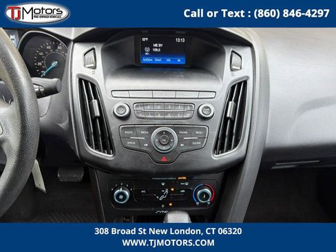 Used 2018 Ford Focus SE image 18
