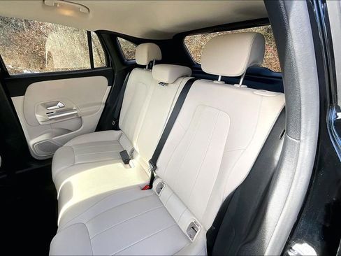 Certified 2022 Mercedes-Benz GLA 250 4MATIC image 28