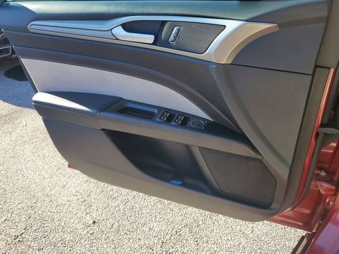 Used 2019 Ford Fusion SE w/ Equipment Group 151A image 22