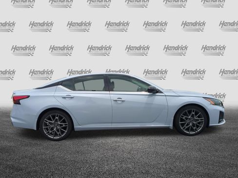 Used 2023 Nissan Altima 2.0 SR FWD image 10