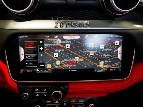 Used 2020 Ferrari Portofino RWD image 87