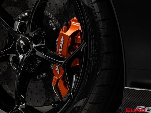 Used 2019 McLaren 600LT RWD image 30