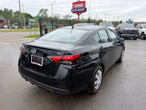 Used 2021 Nissan Versa S FWD image 5