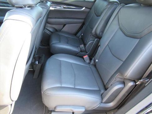 Used 2025 Cadillac XT6 Premium Luxury image 28