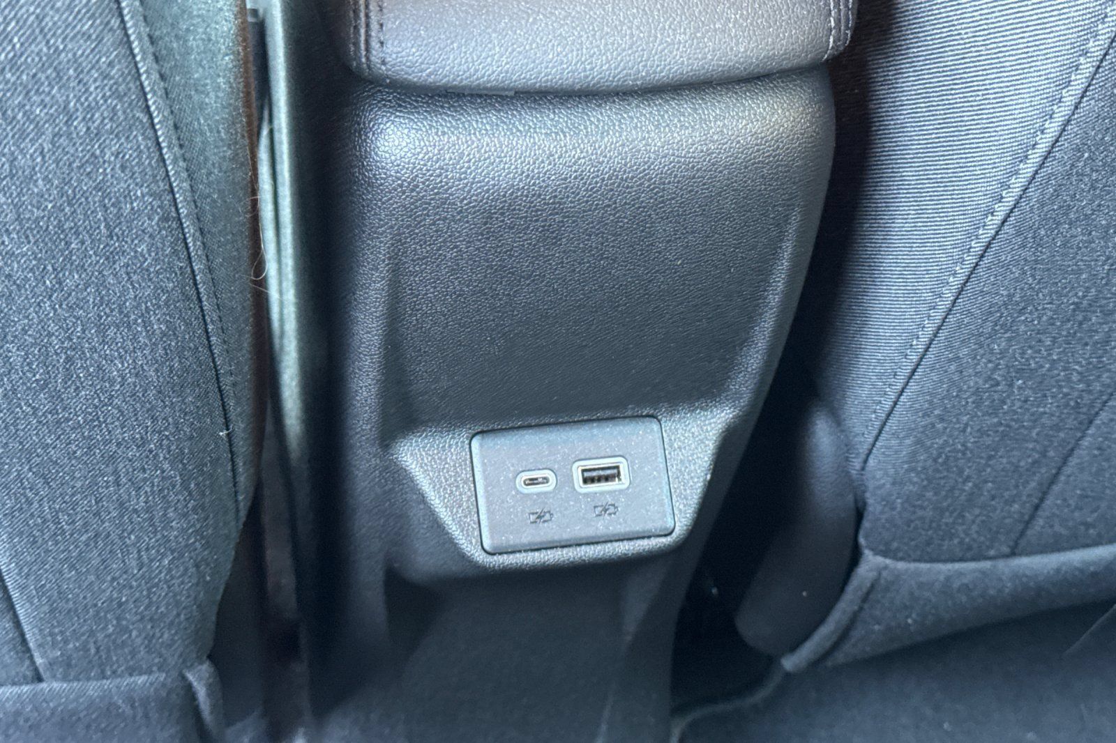 Used 2023 Chevrolet Bolt EUV LT FWD image 41