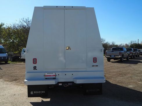 New 2024 RAM 5500 Tradesman w/ Chrome Appearance Group image 9