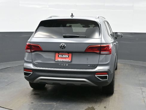 Used 2023 Volkswagen Taos SE w/ Panoramic Sunroof Package image 5