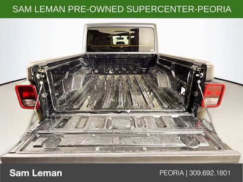 Used 2022 Jeep Gladiator Overland w/ Trailer Tow Package AWD/4WD image 24