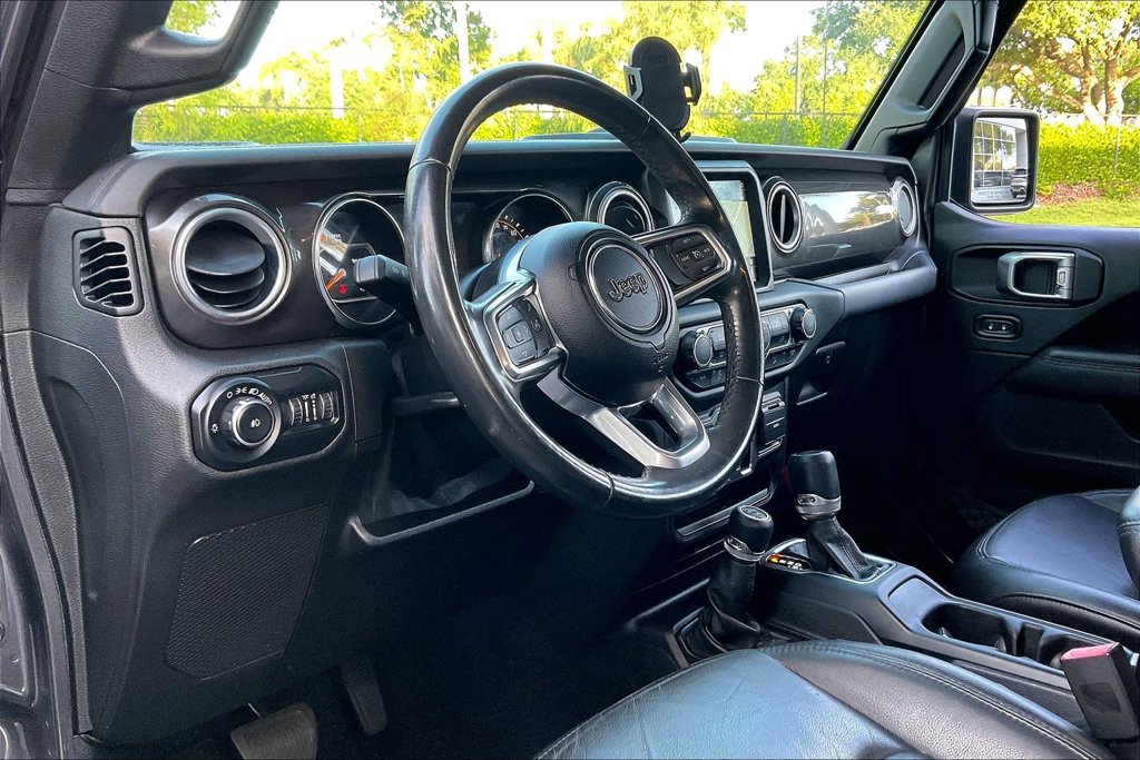Used 2019 Jeep Wrangler Unlimited Sahara AWD/4WD image 4