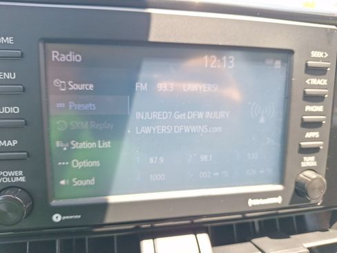 Used 2022 Toyota RAV4 XLE AWD/4WD image 24