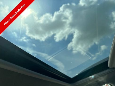 Used 2018 Toyota RAV4 Limited FWD image 7