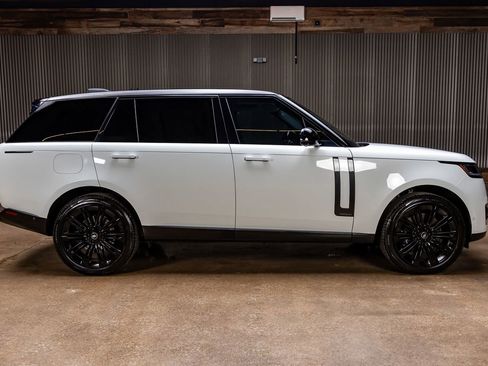 Used 2023 Land Rover Range Rover Long Wheelbase Autobiography image 10