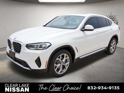 Used 2024 BMW X4 xDrive30i AWD/4WD image 3