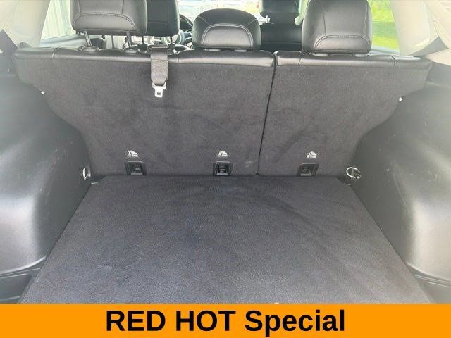 Used 2020 Jeep Compass Latitude w/ Cold Weather Group AWD/4WD image 35