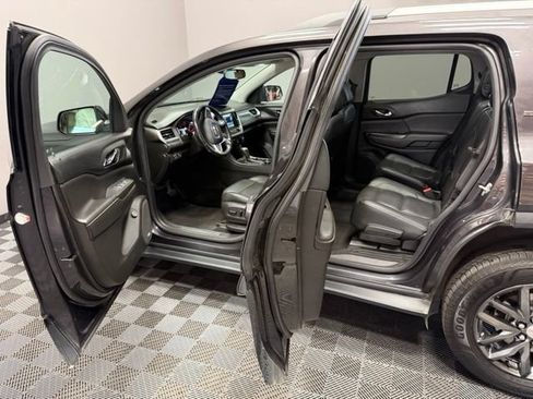 Used 2017 GMC Acadia SLT AWD/4WD image 13