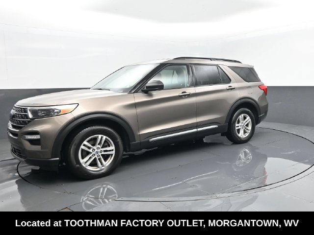Used 2021 Ford Explorer XLT w/ Equipment Group 202A AWD/4WD image 2