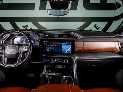 Used 2024 GMC Sierra 1500 Denali Ultimate image 2