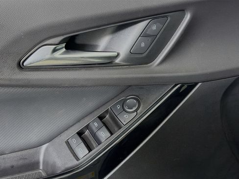 Used 2025 Chevrolet Equinox LT FWD image 22