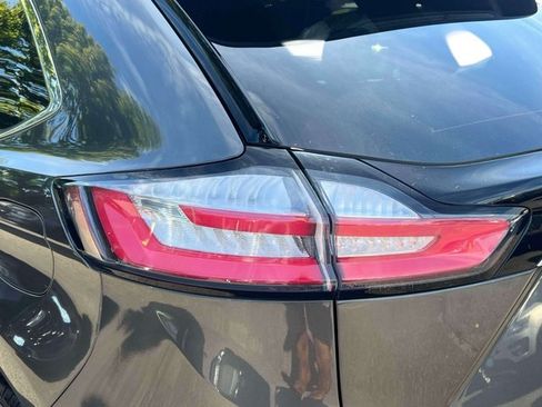 Used 2019 Ford Edge SEL w/ Equipment Group 201A AWD/4WD image 11