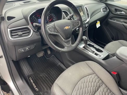 Used 2019 Chevrolet Equinox LT w/ Driver Convenience Package image 5