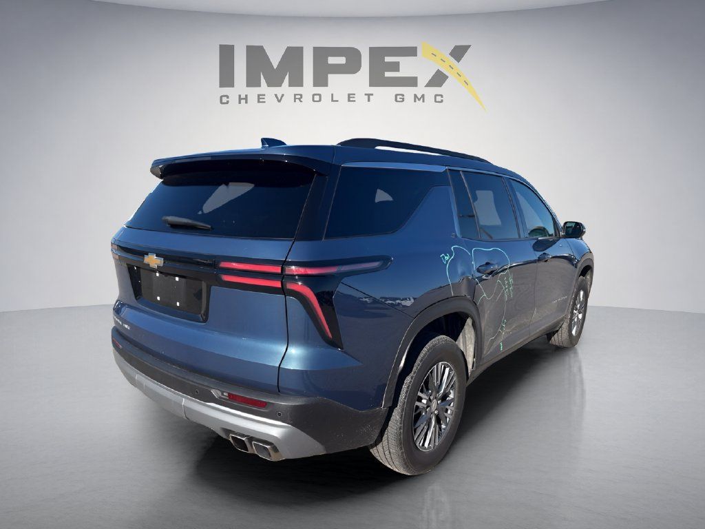 Used 2026 Chevrolet Traverse LT AWD/4WD image 5