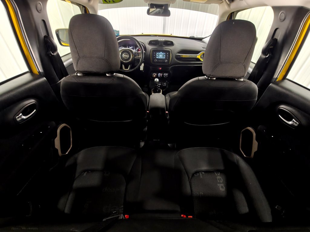 Used 2016 Jeep Renegade Latitude FWD image 24