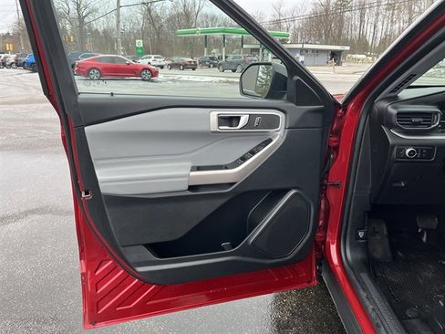 Used 2023 Ford Explorer XLT w/ Equipment Group 202A image 17