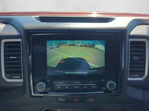 Used 2024 Nissan Frontier SV w/ Technology Package image 15