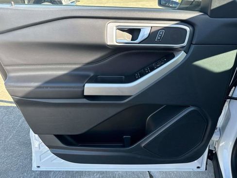 Used 2023 Ford Explorer XLT w/ Equipment Group 202A image 24